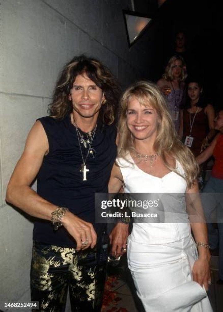 Steven Tyler and Teresa Barrick on September 19, 2000, at Bryant Park in New York City | Source: Getty Images