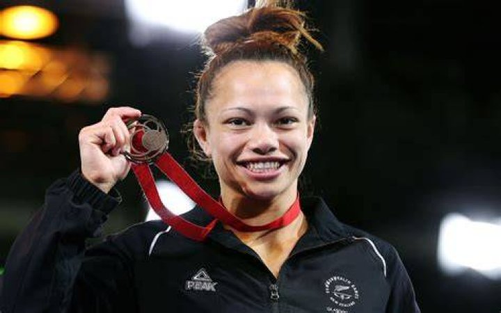 Tayla Ford celebrates bronze with her supporters. Photo / Getty