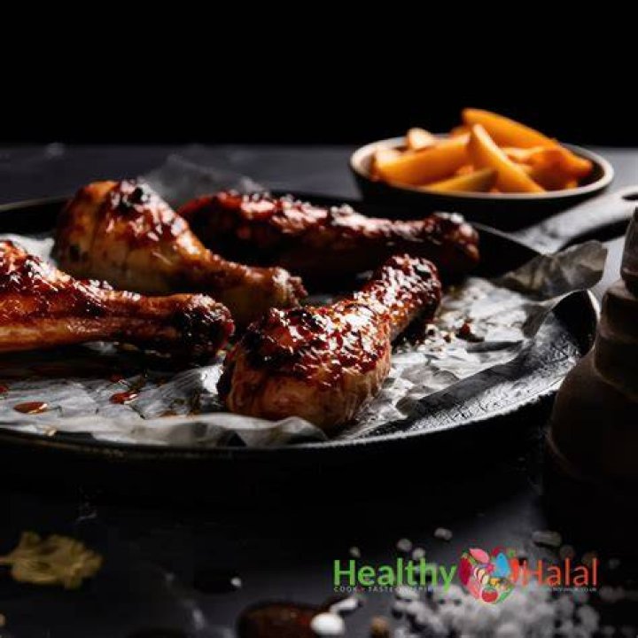 The halal meat and saucy naan food with garlic and butter chicken flavours will continue to comfort night goers
