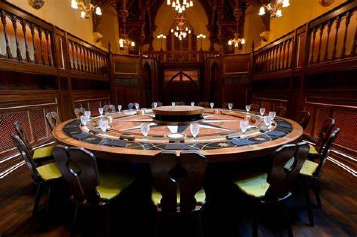 The US traitors during roundtable