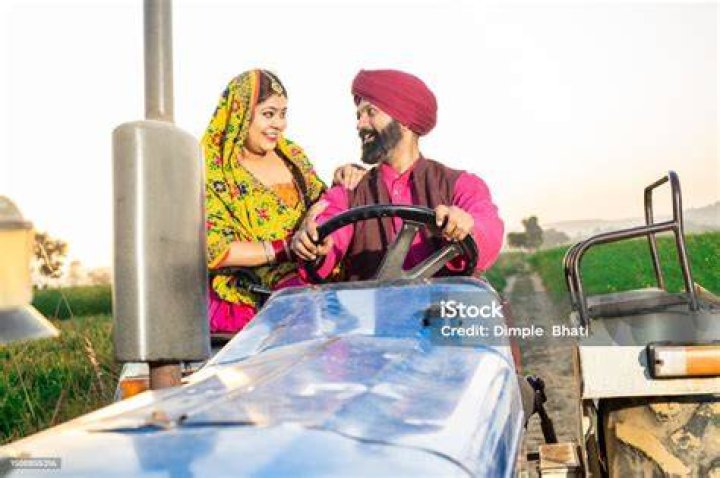 This young couple from Punjab has gone viral for selling pizza together. Watch Trending