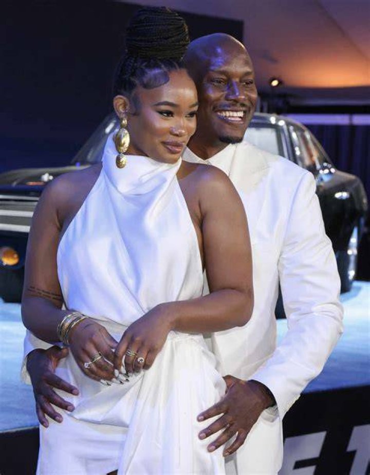 Tyrese Gibson and Zelie Timothy have dinner together.