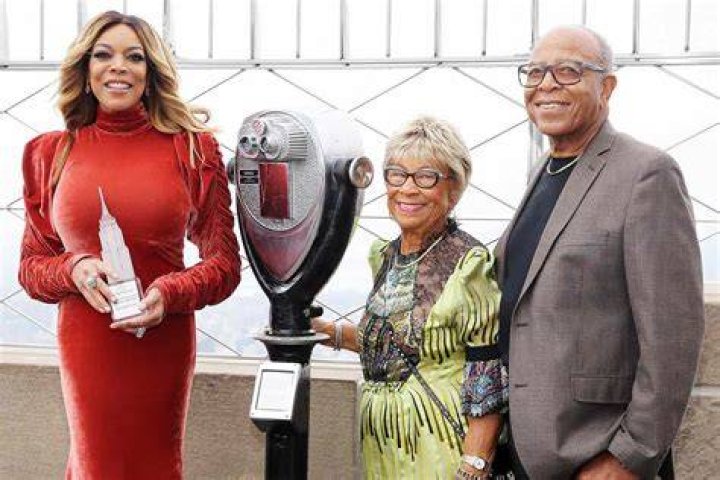 Wendy Williams, Shirley Williams, Thomas Williams Sr., visit The Empire State Building in 2017 in New York City | Source: Getty Images